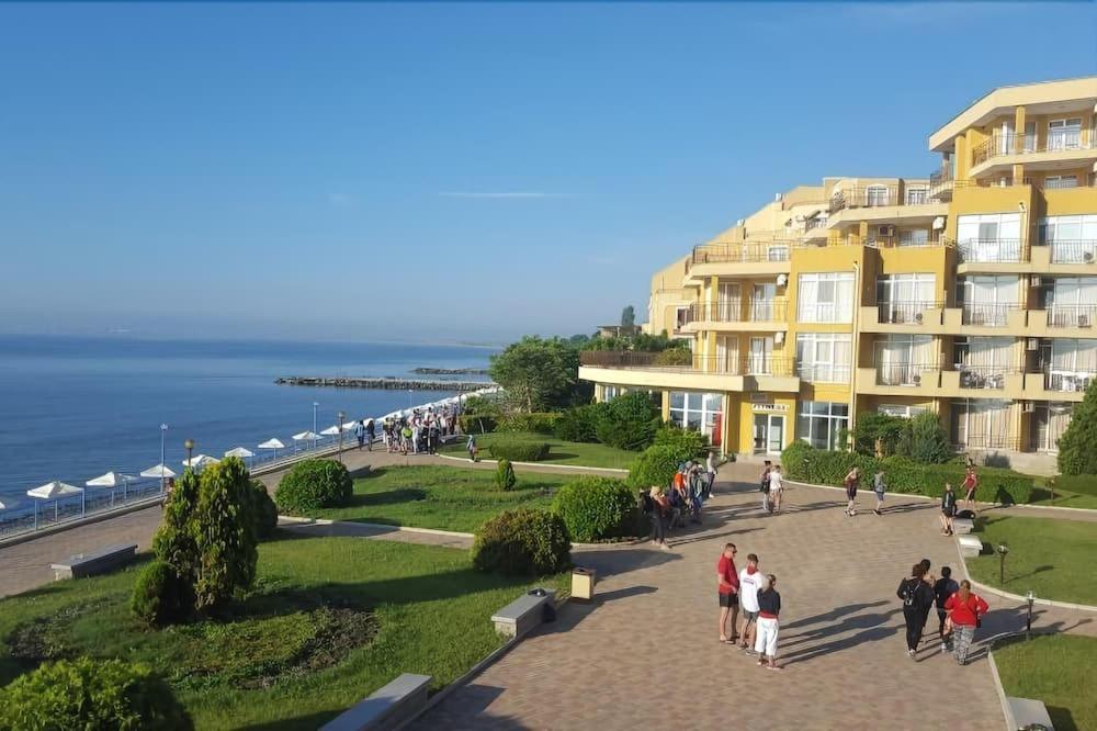 Midia Grand Resort, Terrassen Paradies Apartment Ахелой Екстериор снимка